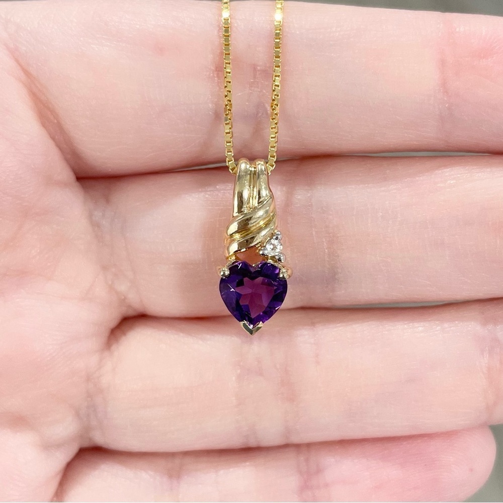 14K Amethyst heart cut dark purple genuine natural petite yellow gold pendant - Picture 3 of 9